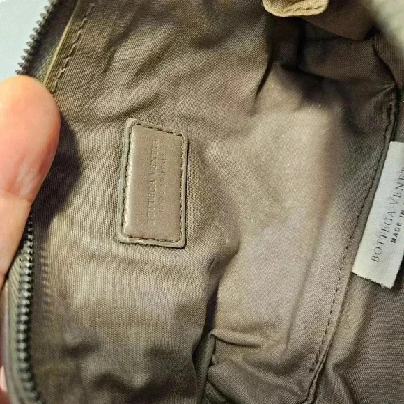 BV Intrecciato Leather Double  Zip Pouch - Picture 12 of 13